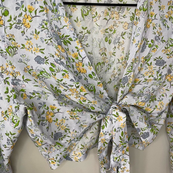 Nightcap Clothing floral bell sleeve wrap cropped top small - Picture 6 of 8